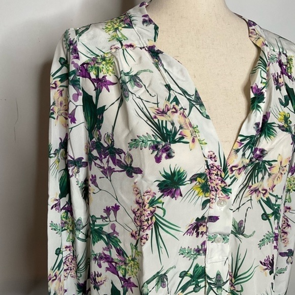 NWT Amour Vert Silk White Floral Half Button Split Neck Pullover Blouse Medium - Picture 1 of 7